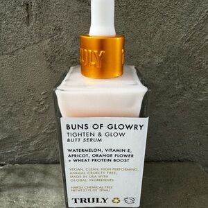 TRULY Buns of Glowry Tighten & Glow Serum